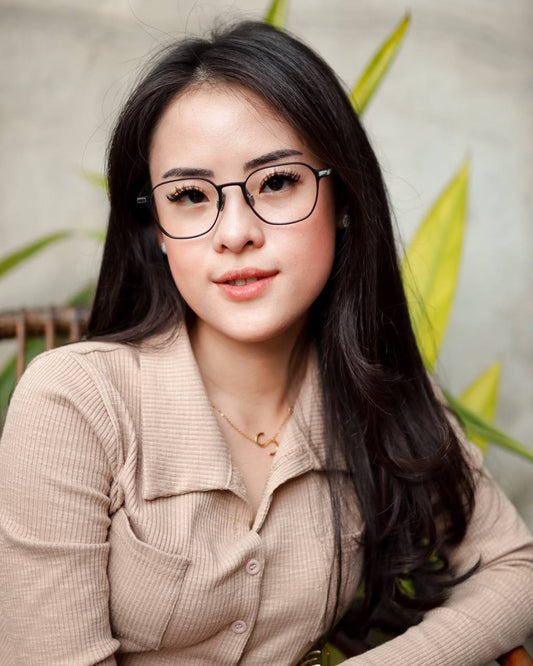 Trend Cermin Mata Korea : Panduan mengenai bingkai cermin mata Korea yang bergaya di Malaysia.